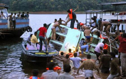 13 dead in indonesia s second fatal boat accident in a week