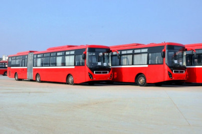 lahore metro bus service a major step in pakistan s public transport