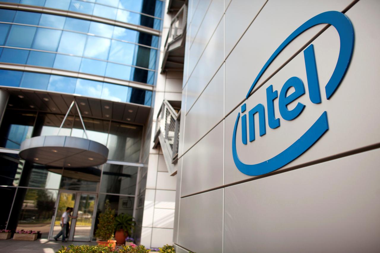 file photo an intel logo is seen at the company 039 s offices in petah tikva near tel aviv israel october 24 2011 photo reuters