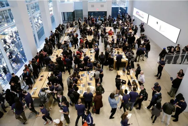 customers arrive to purchase an iphone x at an apple store in new york us november 3 2017 photo reuters customers arrive to purchase an iphone x at an apple store in new york us november 3 2017 photo reuters