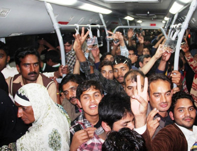 the economics behind the lahore metro bus service