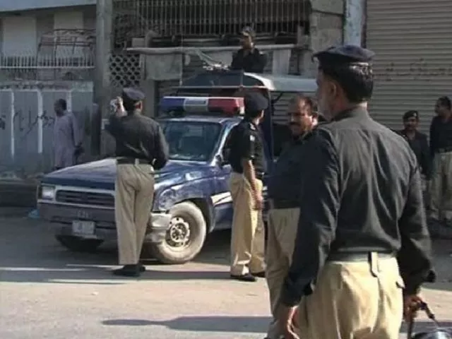 ssp korangi says suspects fled away after retaliatory fire by guards of saad gulzar photo file ssp korangi says suspects fled away after retaliatory fire by guards of saad gulzar photo file