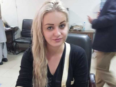czech woman attempting to smuggle 9kg of heroin held at lahore airport