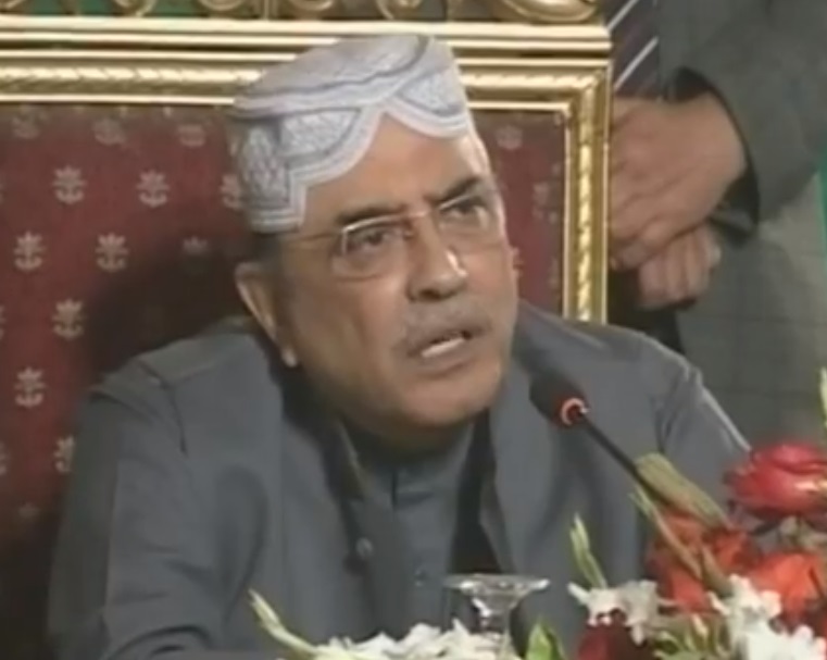 asif ali zardari addressing a news conference in nawabshah on january 11 2018 express news screen grab