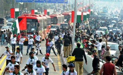 metro bus service a loud proud day for lahore metro bus service a loud proud day for lahore