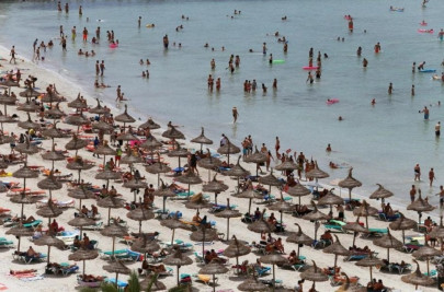 spain expected to replace us as 2nd tourism destination