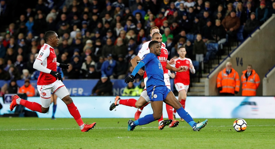 leicester city 039 s kelechi iheanacho scores their first goal on january 16 2018 photo afp