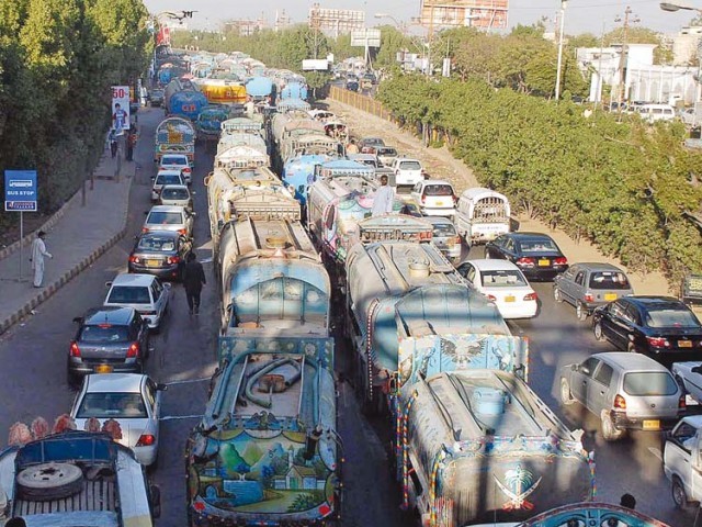 five suspects held over water theft in karachi as crackdown begins against tanker mafia