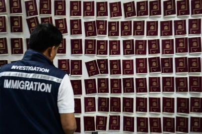 thai cops nab pakistani passport forger with alleged islamic state links thai cops nab pakistani passport forger with alleged islamic state links