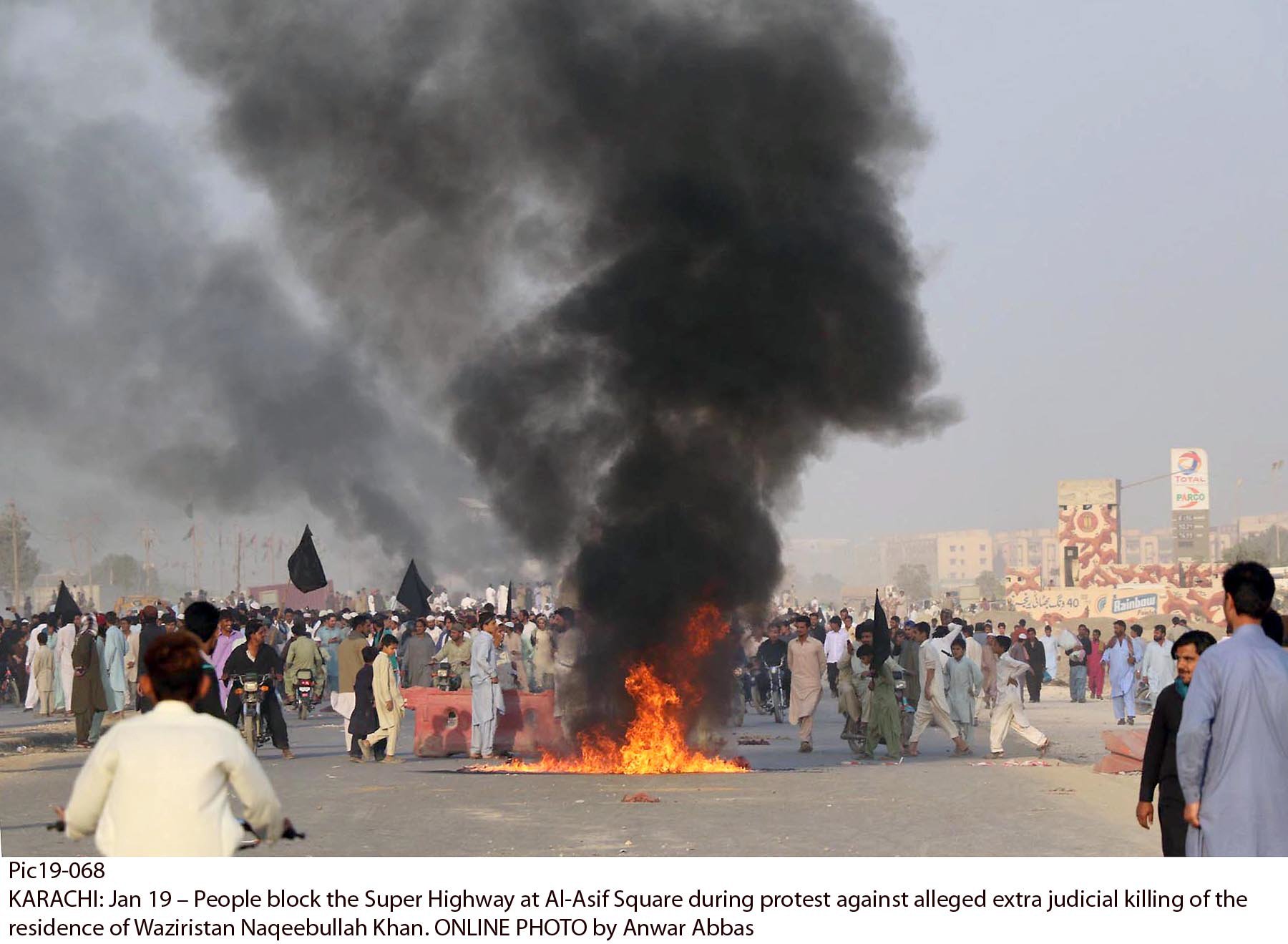 the protesters blocked the super highway for two hours photo online