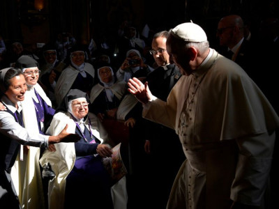 pope brings down the house joking with cloistered nuns pope brings down the house joking with cloistered nuns