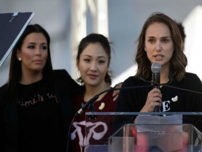 hollywood celebrities come together in support of women s march