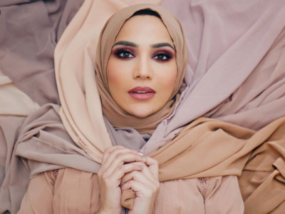hijab model pulls out of ad campaign over israel tweets