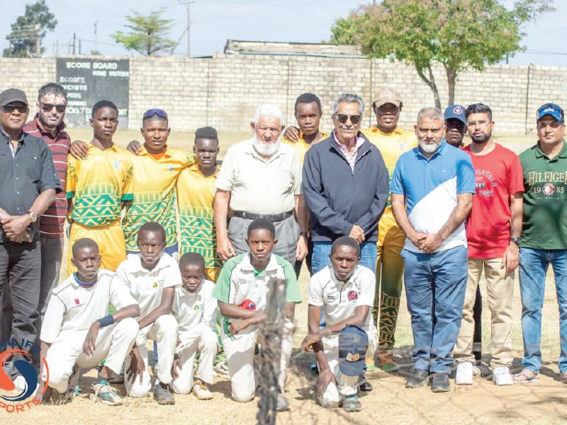 legendary pak batsman zaheer abbas is pictured with zambia s cricket officials and players during his recent visit photo afp