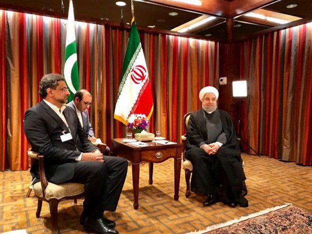 iranian president rouhani with pm abbasi photo radiopak