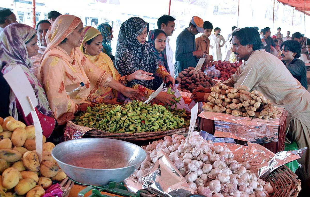 the slow pace of increase in prices was largely in line with the trends witnessed in the previous fiscal year when the average rate of inflation had remained at 4 16 significantly below the official target photo app the slow pace of increase in prices was largely in line with the trends witnessed in the previous fiscal year when the average rate of inflation had remained at 4 16 significantly below the official target photo app