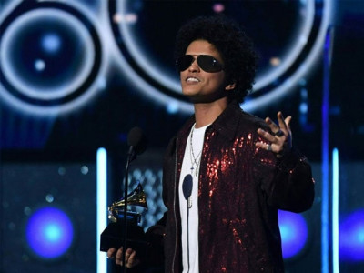 bruno mars 24k magic wins record of year grammy bruno mars 24k magic wins record of year grammy
