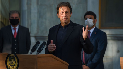 pm imran says wearing few clothes in a society like pakistan s may lead to rape twitter disagrees