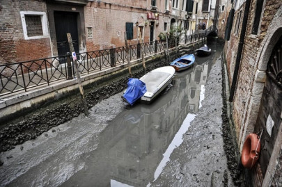 super blue blood moon dries up venice canals