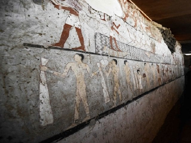a general view shows well preserved and rare wall paintings inside the tomb of an old kingdom priestess discovered by egyptian archaeologists on the giza plateau on the southern outskirts of cairo photo afp a general view shows well preserved and rare wall paintings inside the tomb of an old kingdom priestess discovered by egyptian archaeologists on the giza plateau on the southern outskirts of cairo photo afp
