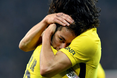 psg neymar begin critical february in style