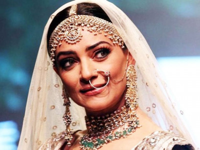 sushmita sen makes a regal comeback on the runway
