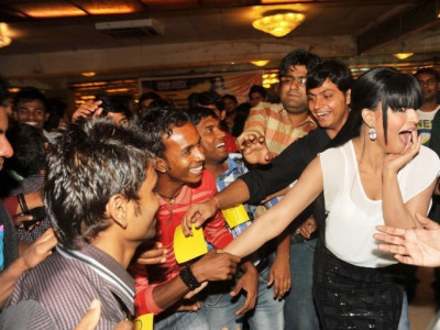 veena malik your publicity stunts disgust me veena malik your publicity stunts disgust me