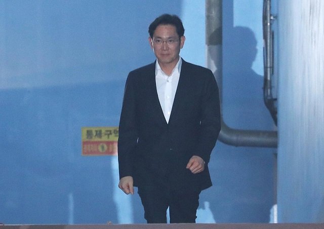 samsung vice chairman jay y lee leaves a court in seoul south korea february 5 2018 photo reuters