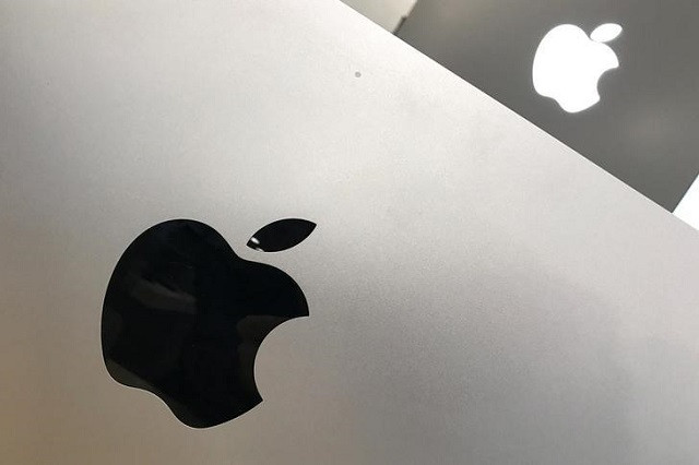 an apple logo is seen in a store in los angeles california us march 24 2017 photo reuters an apple logo is seen in a store in los angeles california us march 24 2017 photo reuters