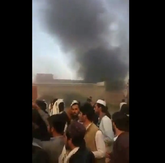 members of wazir tribe set ablaze offices of aman lashkar screengrab