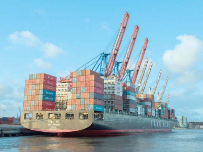 pakistan endures historic high import bill of 5 6b in january