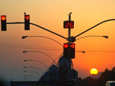 citizens urge authorities to repair faulty traffic lights