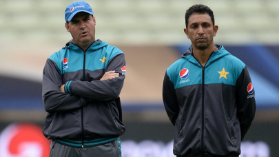 azhar mahmood backs limited league participation for pakistani players