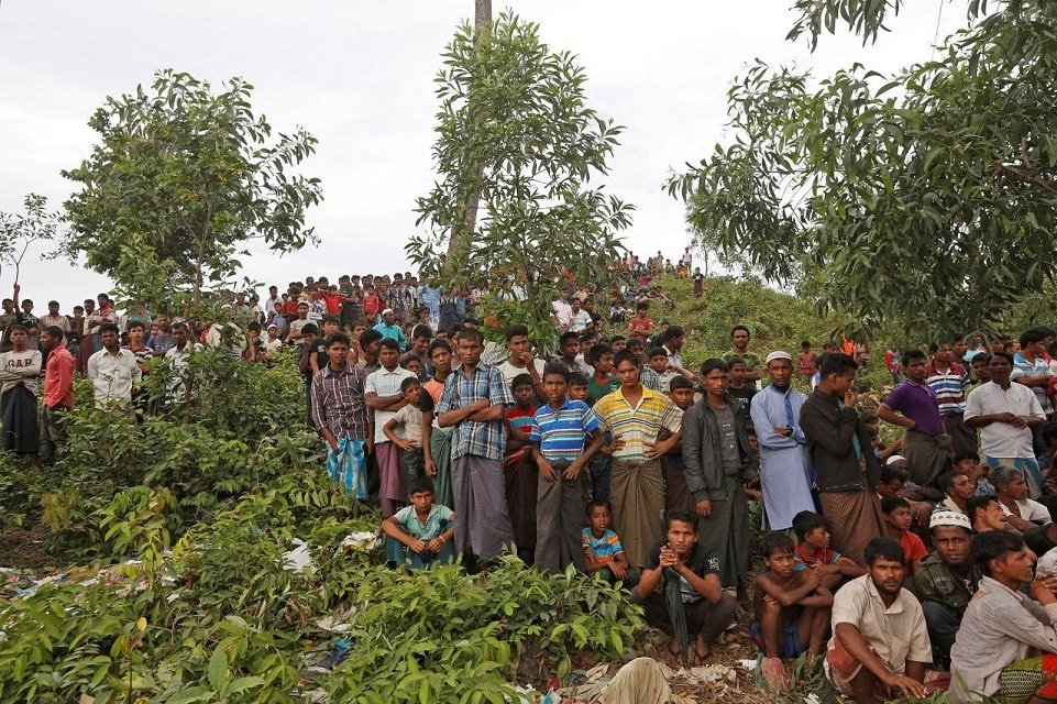 rohingya refugees wait to receive humanitarian aid at palong khali refugee camp near cox 039 s bazar bangladesh october 30 2017 photo reuters file