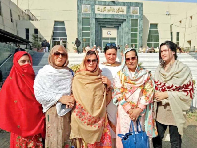 transgender leaders outside the peshawar high court photo agencies transgender leaders outside the peshawar high court photo agencies