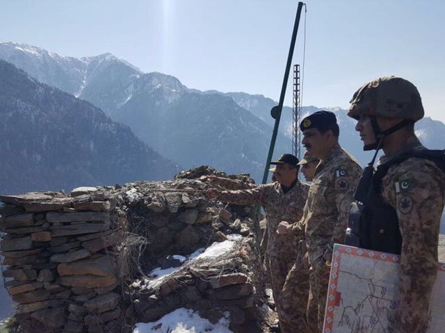 lt gen raza visited forward troops at neelum valley appreciates operational preparedness of troops photo ispr