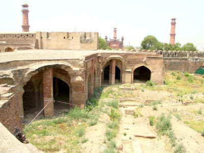 coming to a screen wcla uses vr to showcase historic lahore coming to a screen wcla uses vr to showcase historic lahore