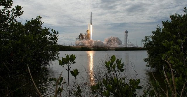 the spacex falcon 9 rocket with the dragon spacecraft onboard launches from pad 39a at nasa 039 s kennedy space center in cape canaveral florida us june 3 2017 photo reuters the spacex falcon 9 rocket with the dragon spacecraft onboard launches from pad 39a at nasa 039 s kennedy space center in cape canaveral florida us june 3 2017 photo reuters