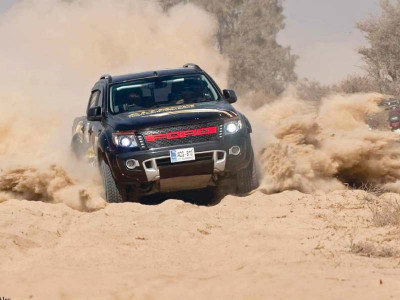 rally drivers take on cholistan route