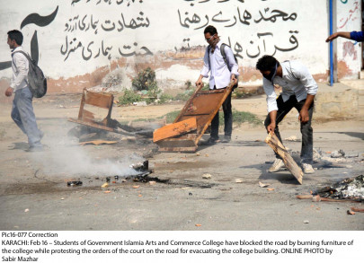 students fight to save islamia college