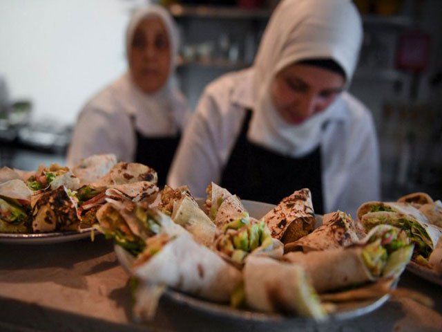 arab woman divorces husband for not buying her shawarma