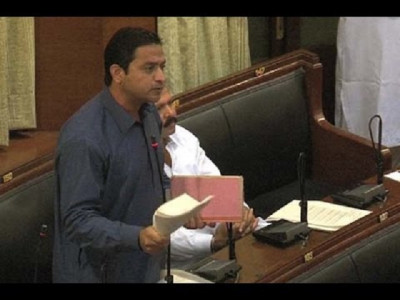 pti mpa submits resolution in sindh assembly against zardari s remarks on rao anwar