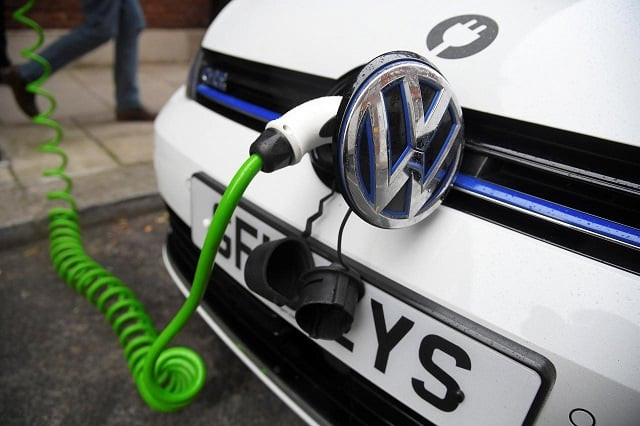 an electric volkswagen car is plugged into a recharging point in central london britain november 10 2016 photo reuters an electric volkswagen car is plugged into a recharging point in central london britain november 10 2016 photo reuters
