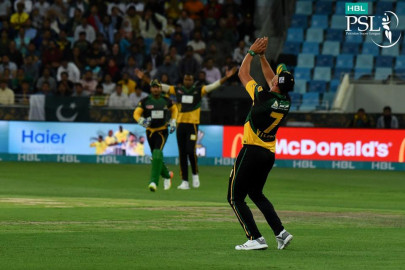 sangakkara malik hand sultans victory in psl3 opener
