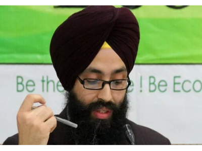 british man assaults sikh environmentalist shouts go home muslim