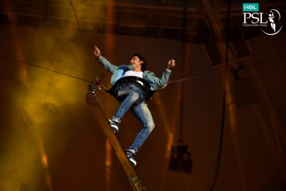 psl opening ceremony 2018 ali zafar channels his inner james bond in teefa in trouble psl opening ceremony 2018 ali zafar channels his inner james bond in teefa in trouble