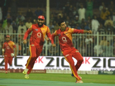 psl s two champions clash in dubai