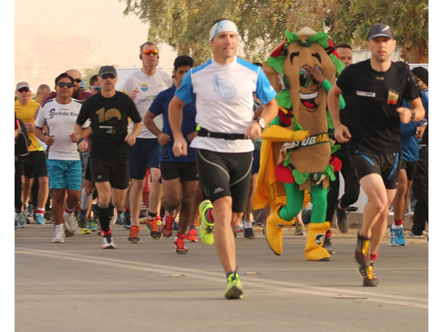 gallagher skupniewicz win riyadh half marathon photo courtesy saudi gazette