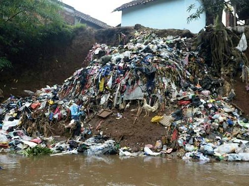 now faced with a health emergency after decades of failed clean up efforts jakarta is stepping in with a seemingly impossible goal make the citarum river 039 s water drinkable by 2025 photo afp