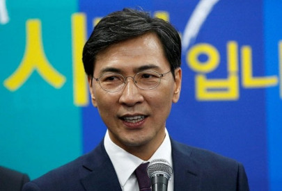 south korean presidential hopeful quits after rape accusation